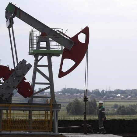 Цены на нефть выросли после удара по Рафаху